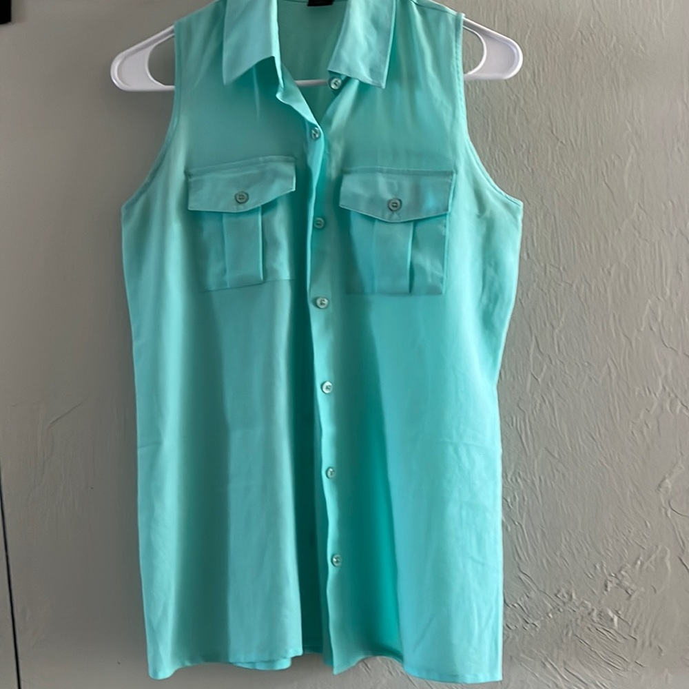 Ann Taylor teal blue short sleeved tank top button down top (XS)